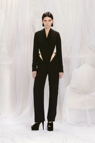 Look 3